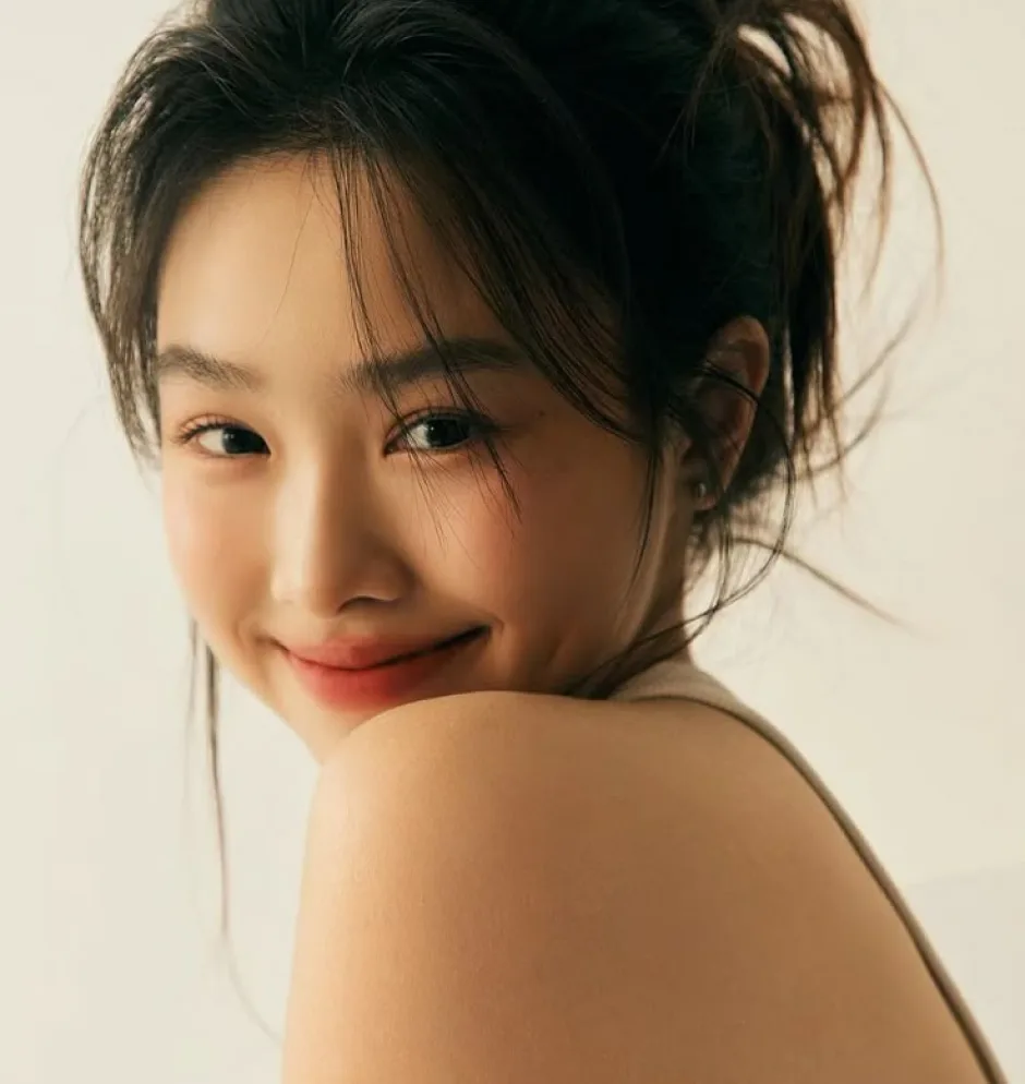 Portrait of a woman illustrating Eurohairlab beauty campaign