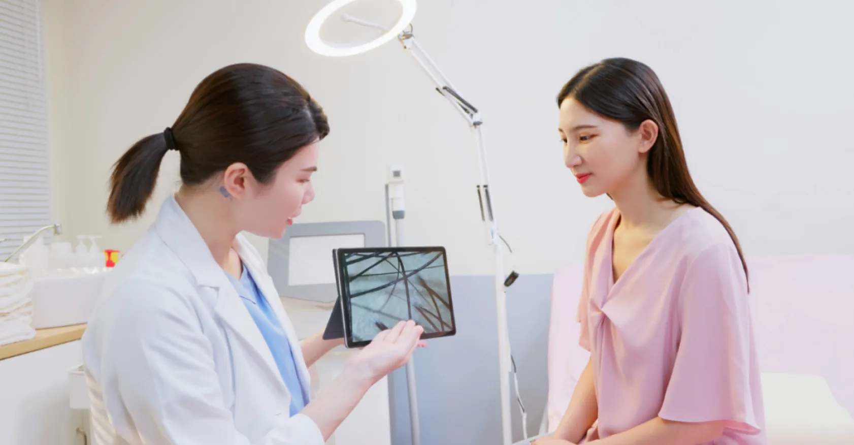 Clinical scalp imaging system